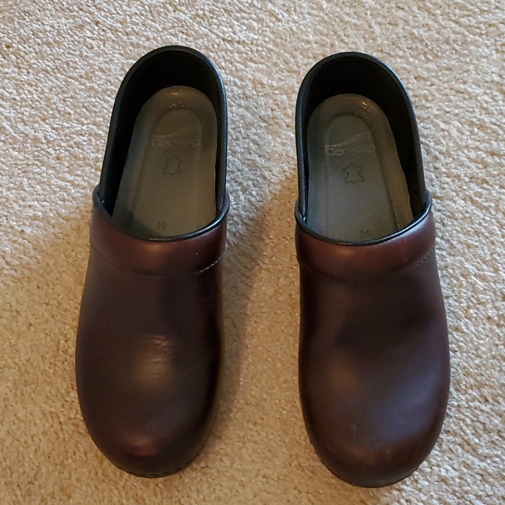 Brown Dansko cloggs
